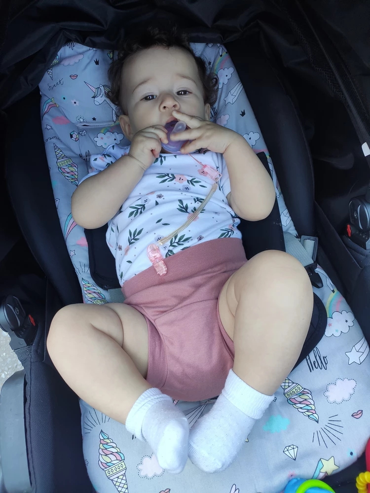 Рекомендую к покупке, отличная ткань, все классно прошито, расцветка миленькая, нитки не торчат, стирали 3 рада уже и пока ничего не выцвело, спасибо продавцу 🙏😭