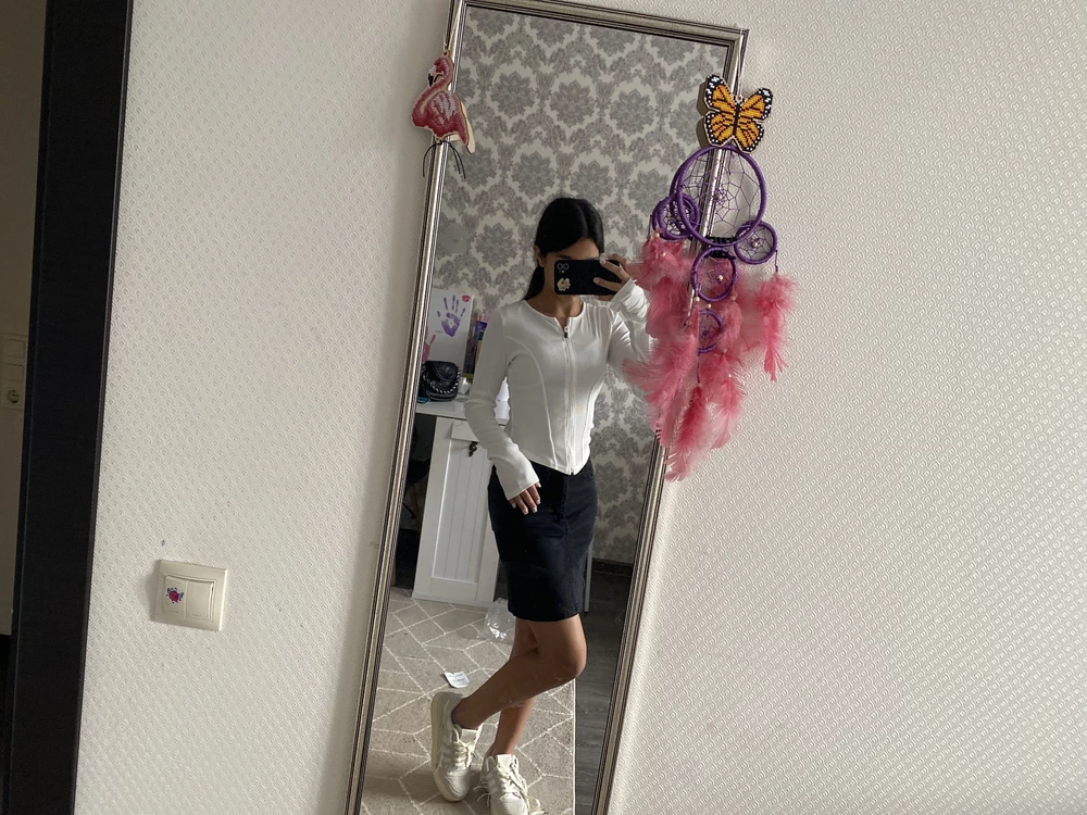 Прекрасная кофточка,брала в школу,возьму еще несколько,а за такую цену вообще огонь💋❤️‍🩹