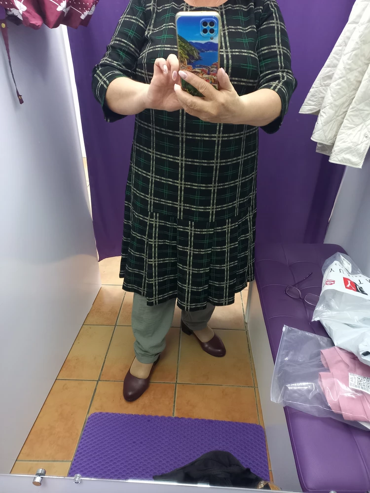 Заказываю не первый раз, люблю  этот фасон, у меня  два платья летнего  сезона  и теперь  два на осень, для  работы  просто класс, доставка отличная ,спасибо