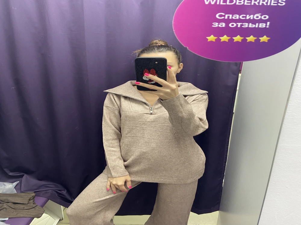 Идеальный костюм, приятная ткань из рук выпускать не хочется, посмотрим как будет в процессе носки :)