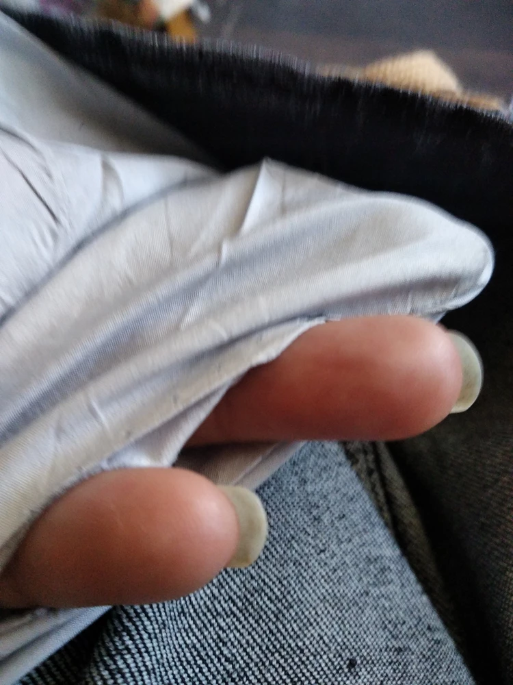 Джинсы отличные. В размер. Минус - карманы дырявые, не зашить даже такую ткань. Главное теперь не забыть, что не класть туда ничего