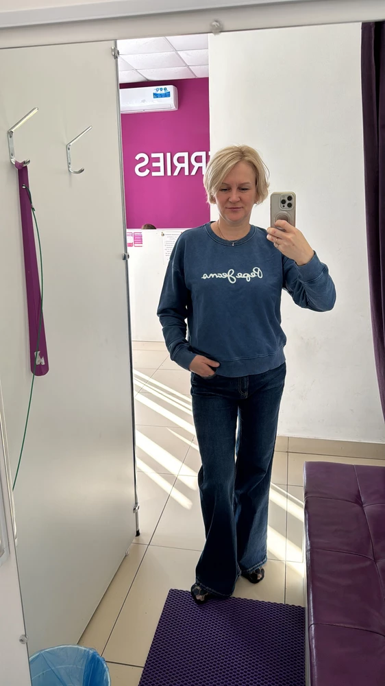 Очень понравился, приятный к телу, цвет такой же, как на фото. Спасибо .