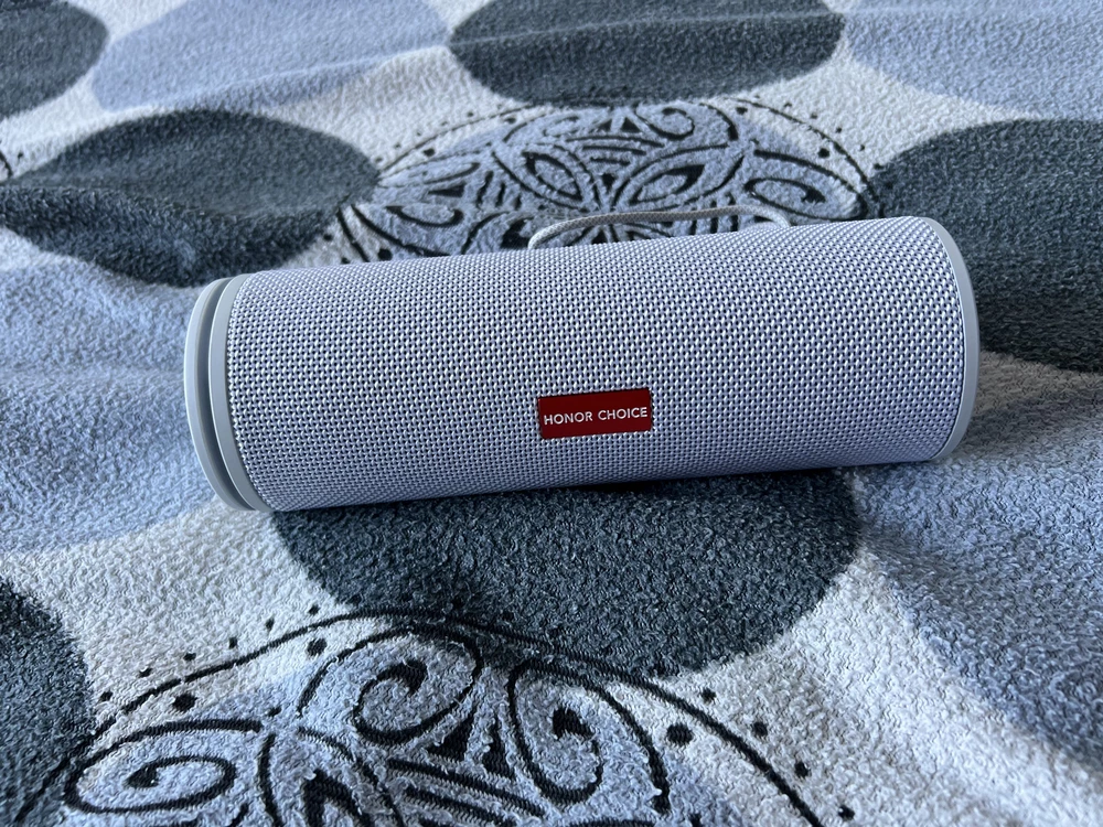 Колонка супер,стоит своих денег,не чуть не хуже JBL flip 6.