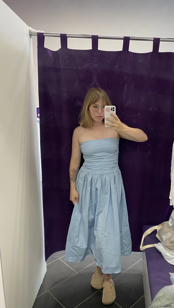 Платье оочень красивое! Надела и влюбилась в него сразу!