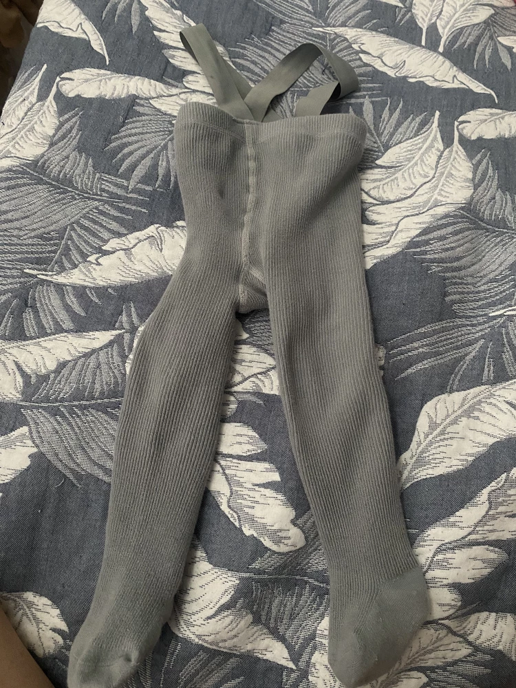 Колготки хорошие,теплые. Отлично тянутся. На наш рост 71 см размер М отлично подошел