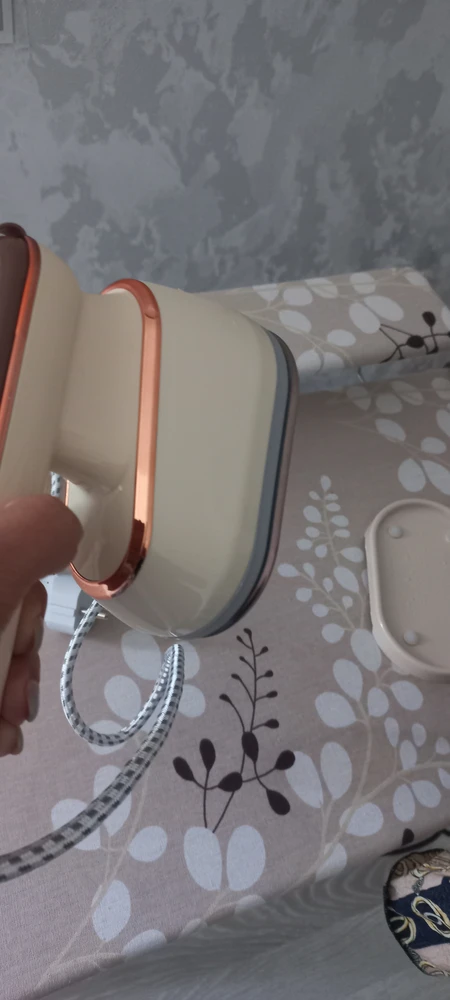 Классная штука, советую всем, хорошо отпаривает👍