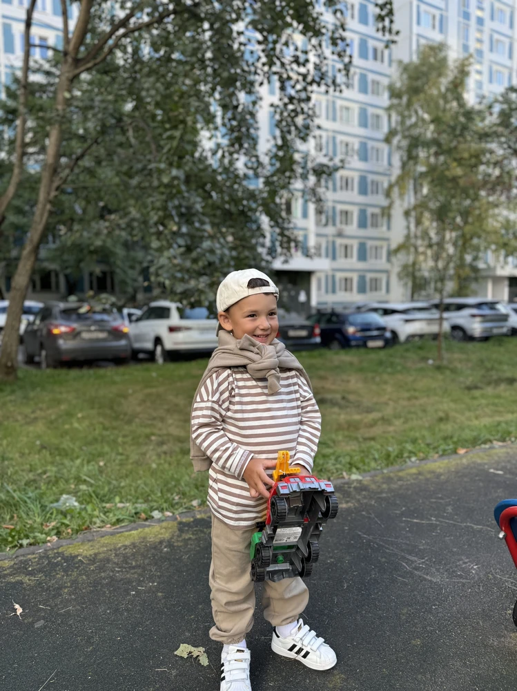 Ну это прям любовь, ребенок вылазить из них не хочет 😍😍😍 я бы сама носила такие 😅качество супер, материал приятный, мягкий, есть резиночка для регулировки пояса👍🏼размер в размер