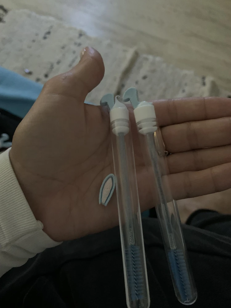Заказывыла на подарок пришло 2 сломаных,обидно(