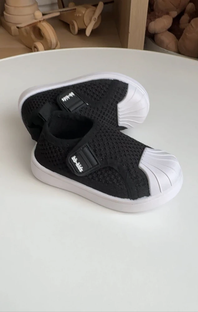 Очень сильно маломерят! Не соответствуют размерной сетке прадовца.