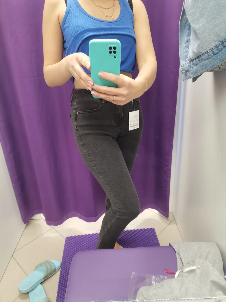 Джинсы классные. Взяла уже вторые. Первые были бежевые. Ношу с удовольствием. Очень удобные 👍