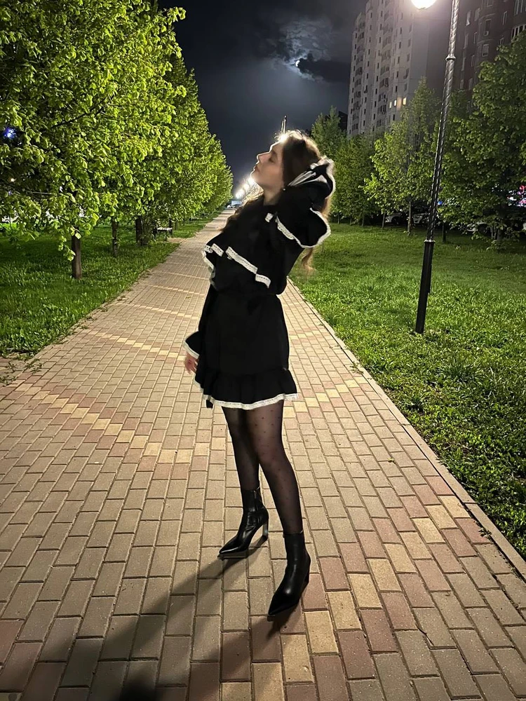 Красивое платьеце. Хорошо село. Правда, после 3 стирки белые оборки были уже не такие белые