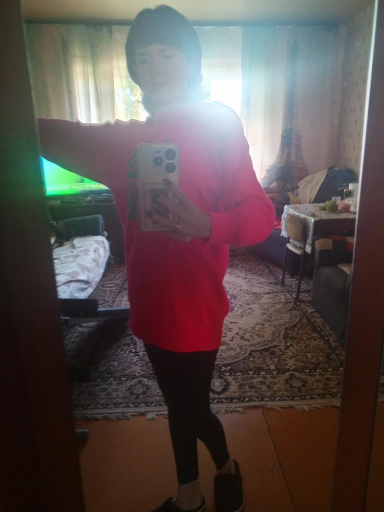 Фото у меня получилось плохое, но свитер очень понравился 👍. Спасибо продавцу, рекомендую всем.