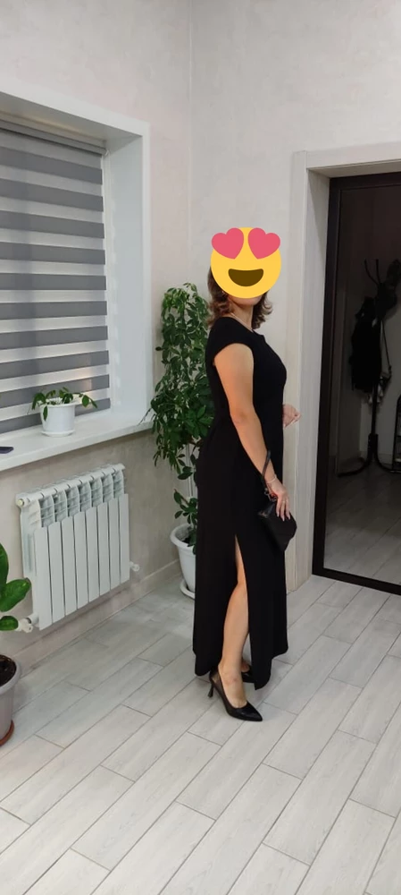 Здравствуйте. Спасибо большое за такое лёгкое и шикарное платье 👍размер 46-48 идеально подошёл. Сомневалась между46-48 и  48-50. 48-50 был бы виликоват. Длина под туфли идеально 👌 всё отлично, рекомендую.