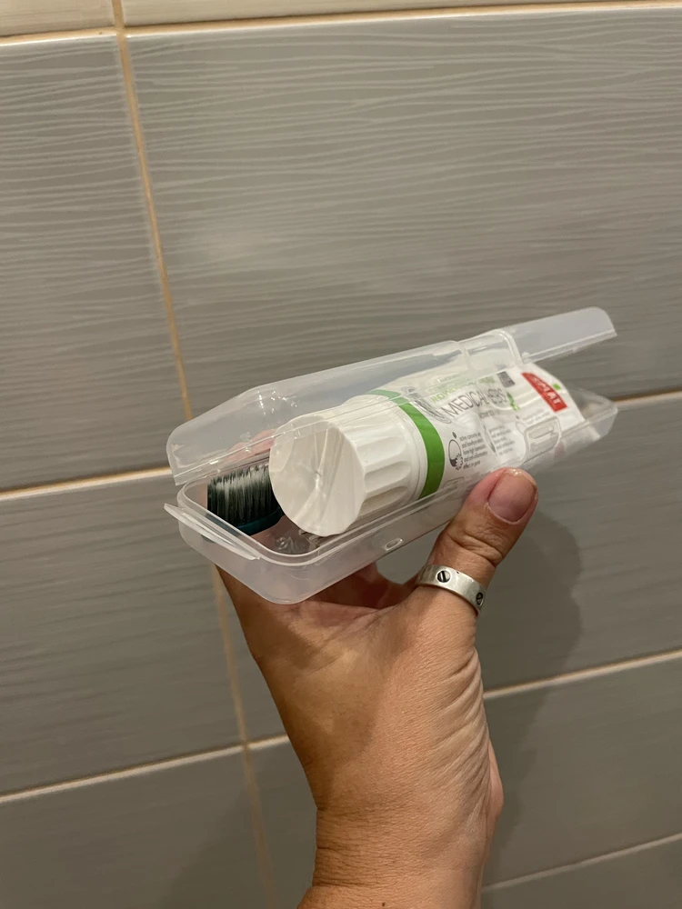 Отличная вешь, единственное колпачек у пасты должен быт уже!