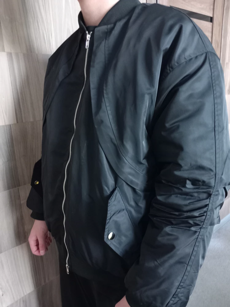 Хорошее качество, плотная ткань, качественные швы. В размер