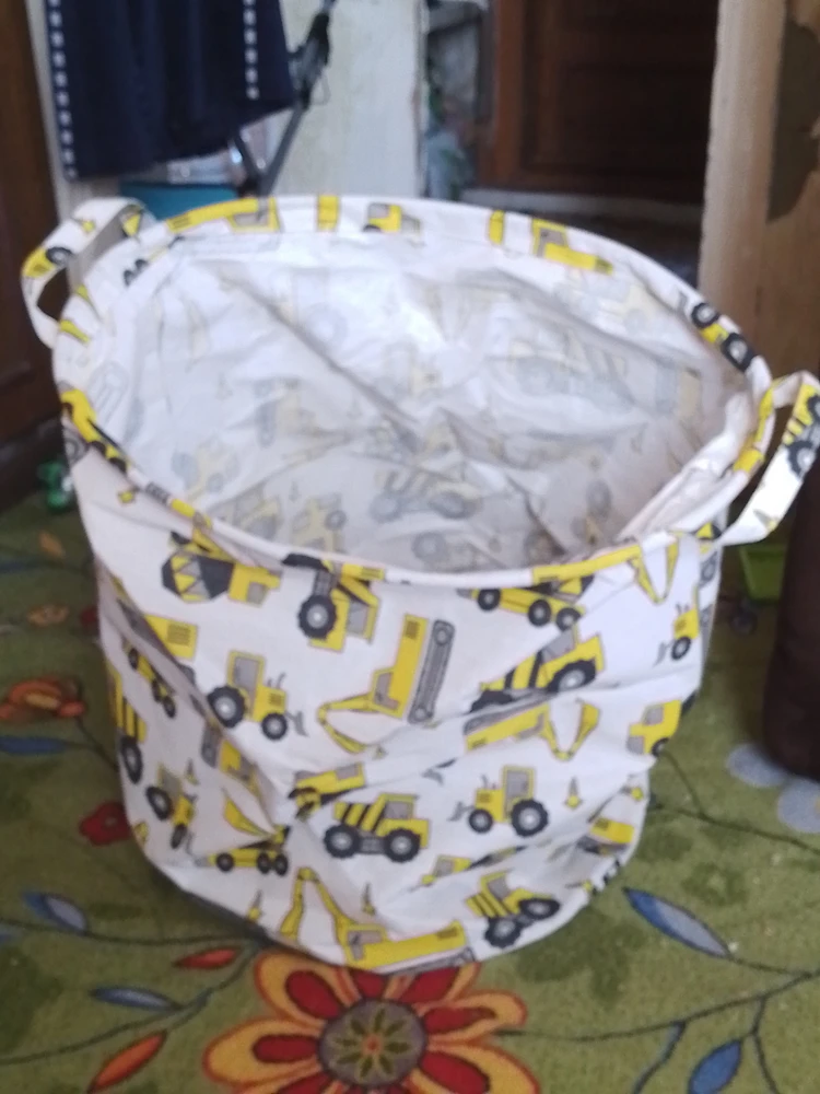 Ну такая себе, пойдёт. Под игрушки отлично. Целая, рекомендую.