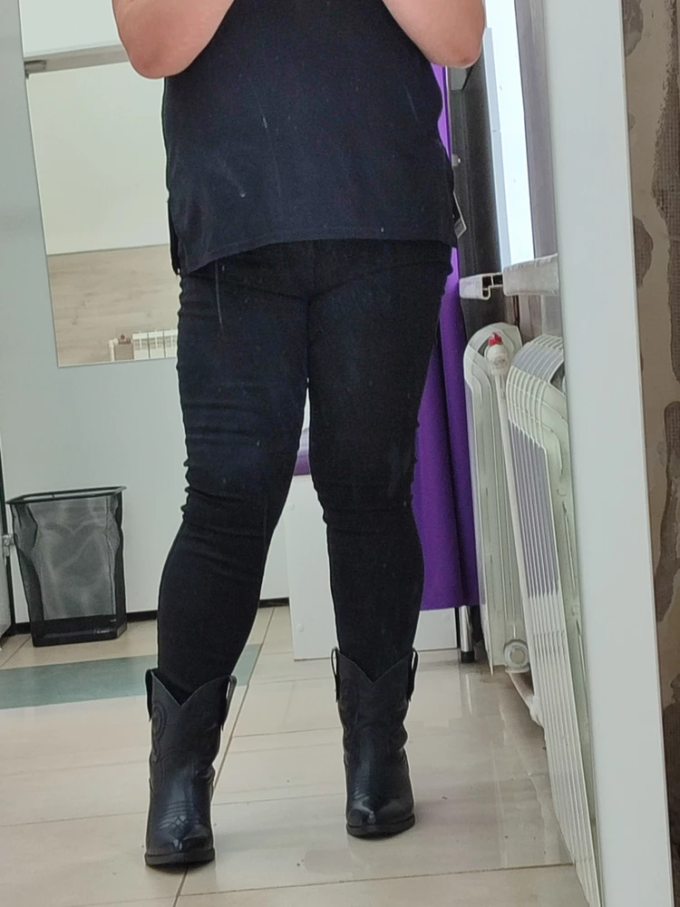 Ели пузо запихнула, а так всё хорошо