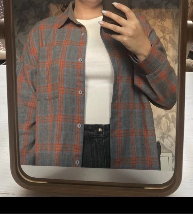 Хорошая рубашка, размер идеальный