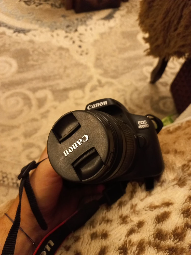 Подошла идеально на стандартный объектив Canon 4000D.