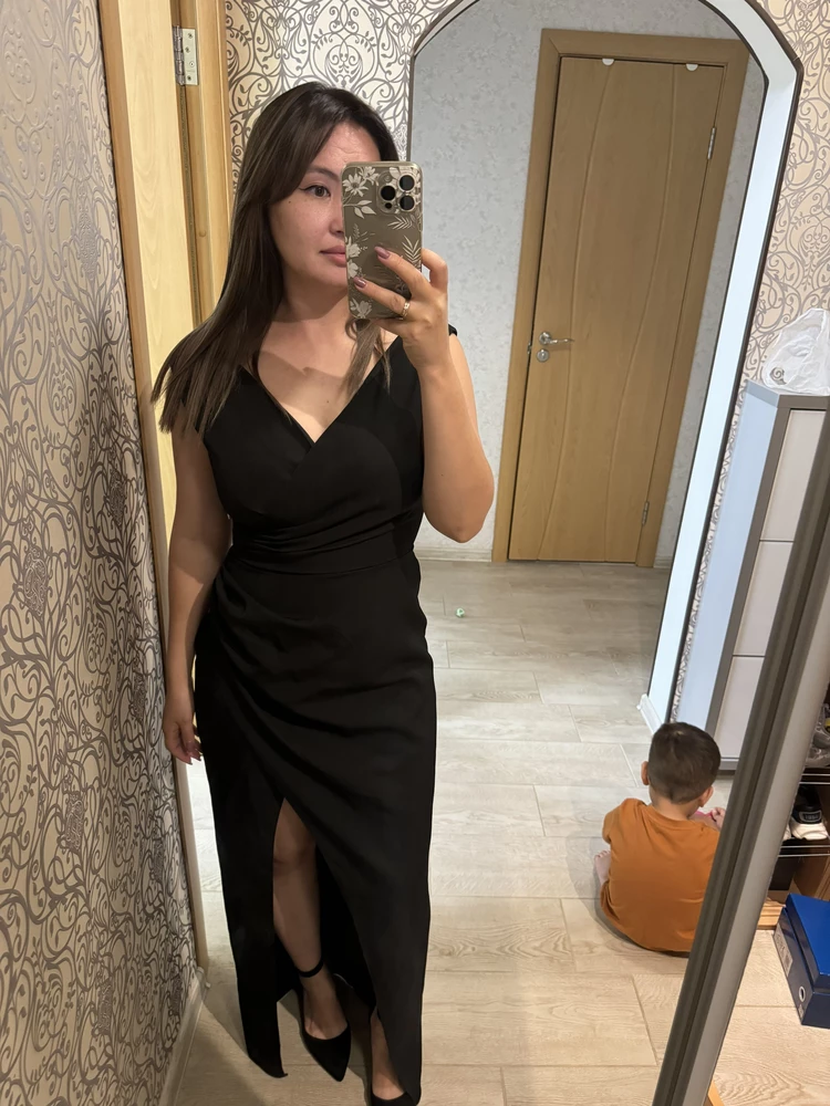 Спасибо за 34 размер, это огромная редкость. Интересный каблук👌🏻 устойчивый. Очень удобно и не низкий каблук. На шпильках совсем не могу стоять. В общем, оставляю честный отзыв👍🏻 привозите побольше моделей 34 размера😄