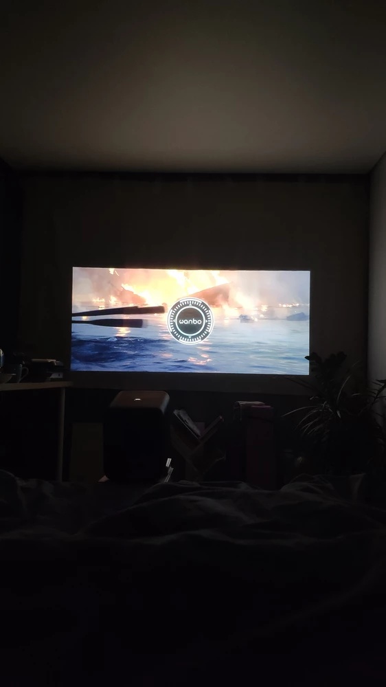 Вообще это ооооочень классная штука!
Порадовал звук. Просто пушка! Очень громкий, как в кинотеатре. Ощущения не передаваемые, когда включили его на улице, это очень круто! Картинка яркая, красочная. При приглушенном свете также остаётся довольно яркой, фото не передаёт. Легко подключили.
Покупала на работу, для детей, но уже неделю смотрим дома сериалы😁 жалко уносить. Покупали за 29к, немножко дороговато, но в принципе, на свою стоимость тянет. Если будет дешевле берите, не пожалеете!