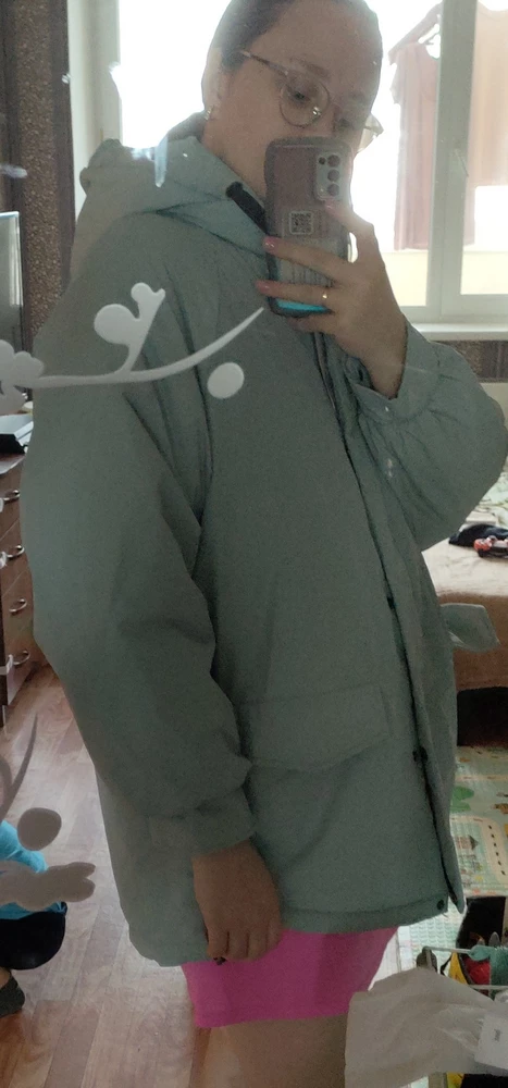 Отличная куртка. Упаковано конечно было ужасно. ЗИП пакет который был расторгнут и в итоге скотчем обматали и все. Ужас просто. Но куртка доехала без повреждения и чистая