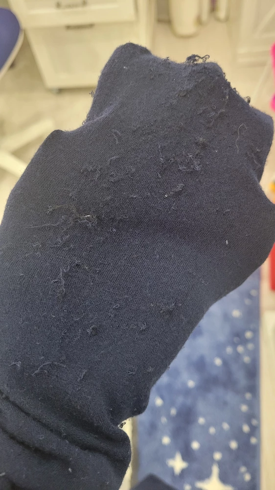 Одевали 2 раза,даже не стирала. Теперь только на выброс