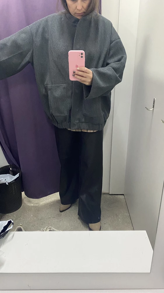 Сильно большемерит. L-XL подойдет на 50-52 точно. Я утонула в нем.