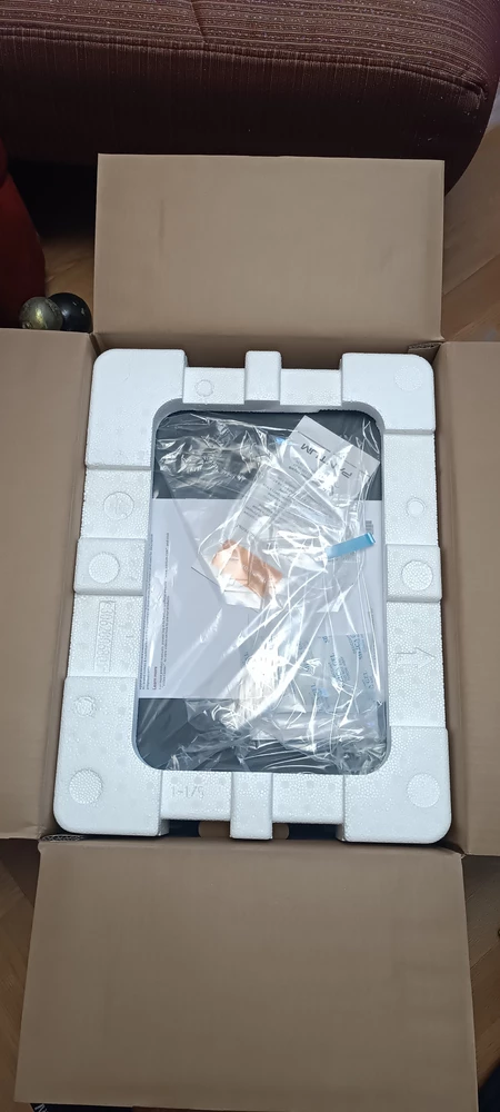 Принтер идеально работает.ребёнок моментально с телефона подключился к нему и с телефона распечатал картинки.сканер рабочий.единственное пока не разобрались как с компьютера через вай фай подключится.ну в комплекте есть провод,на всякий случай :-)
Да и ценник порадовал,дешевле чем в днс