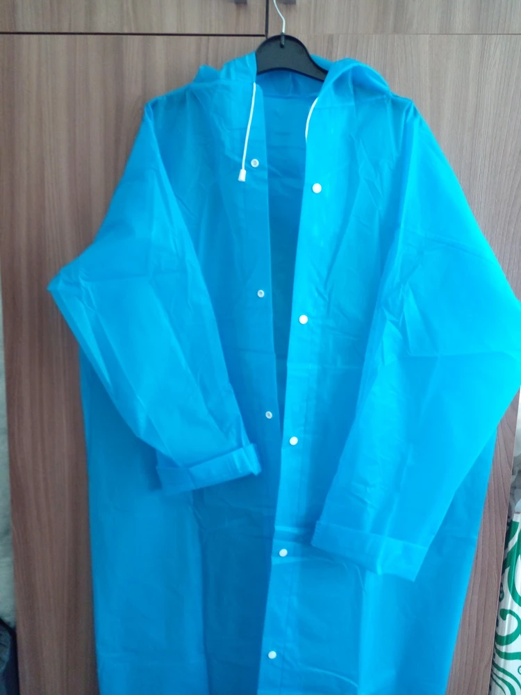 Дождевик хороший.Понравился.На размер 50 подошел.Доставка быстрая.Спасибо!