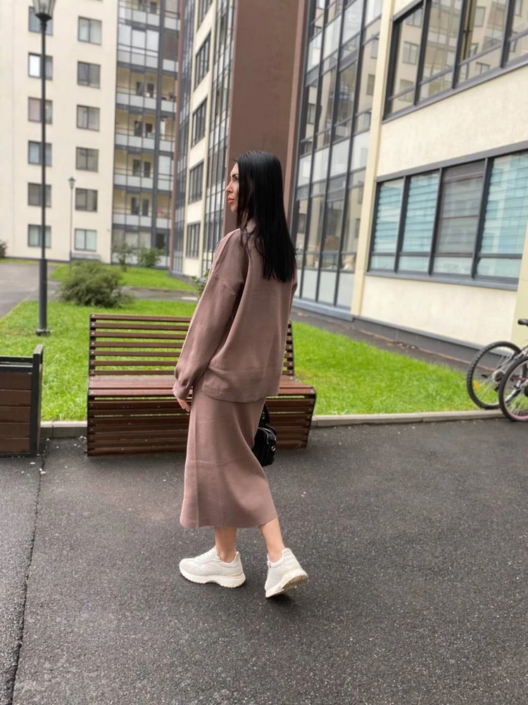 Очень понравимся) 
Качественный и красивый. Нежный приятный цвет.
Комплект женственный, выглядит дорого и стильно 🔥🍂