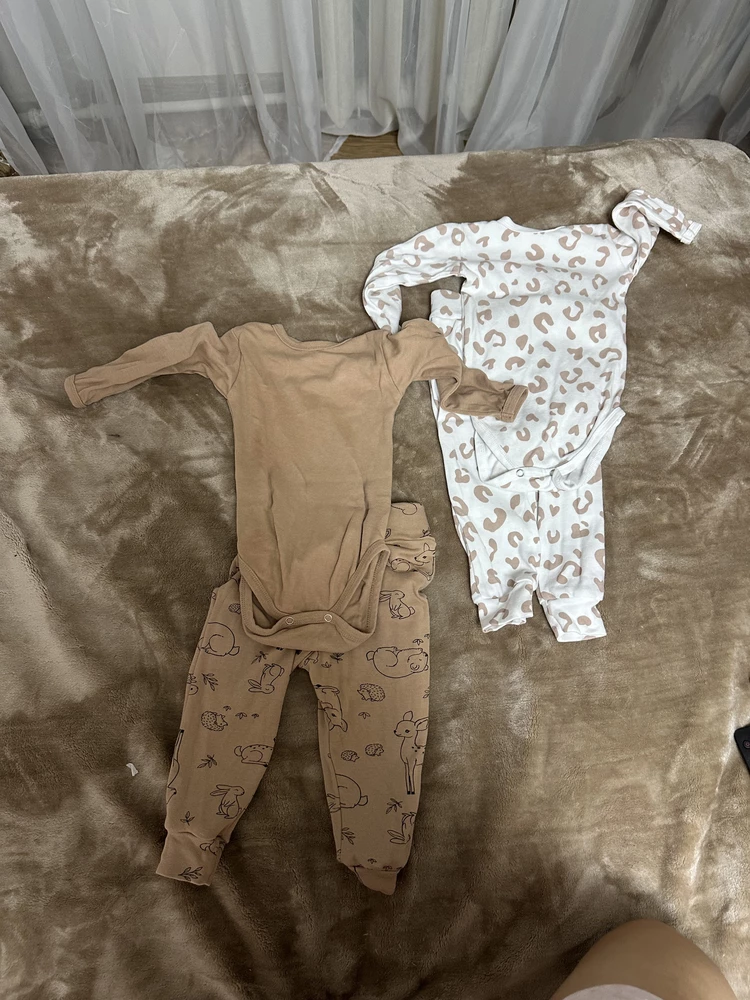 Маломерят, на рост 74, взяла 80-86, подошло, без запаса.