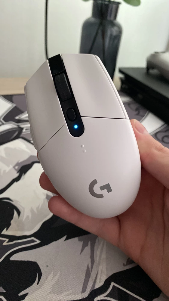 Замечательная мышь, которая подойдет для всех ваших целей. Спасибо за батарейку в комплекте)