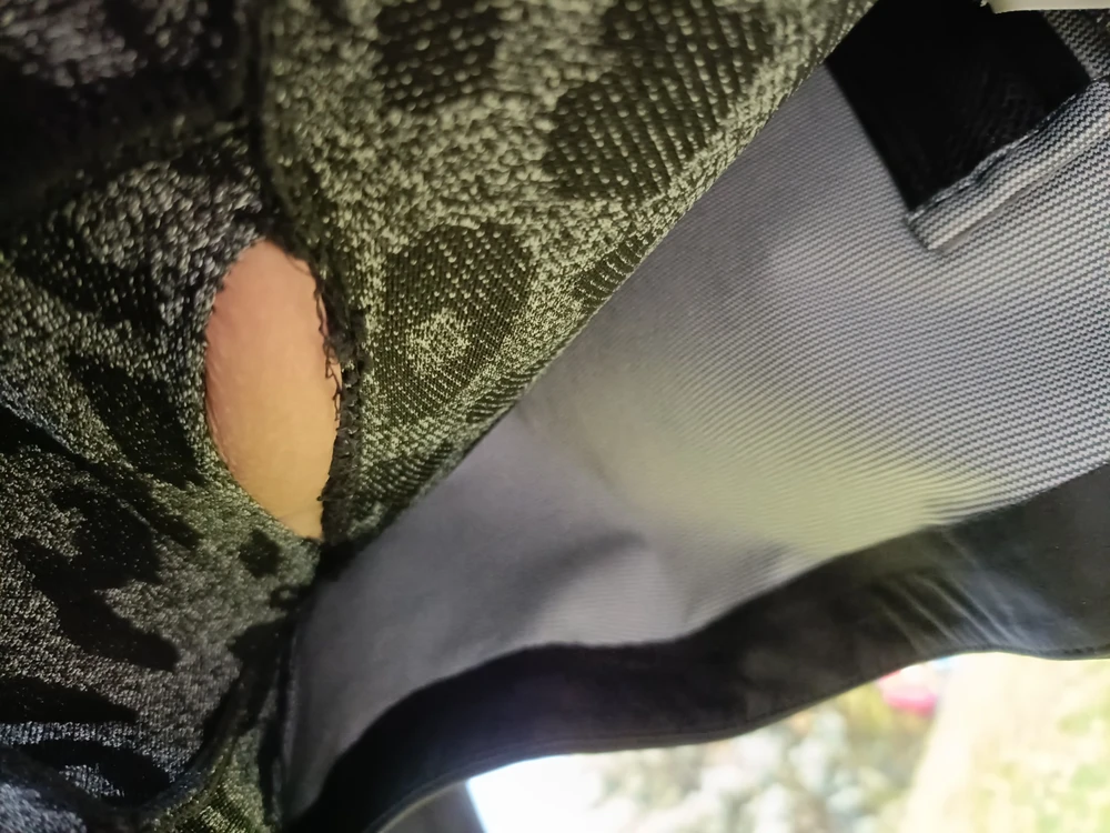 Разошлись по шву по всей ноге в итоге на второй тренировке. Продавец, как быть?