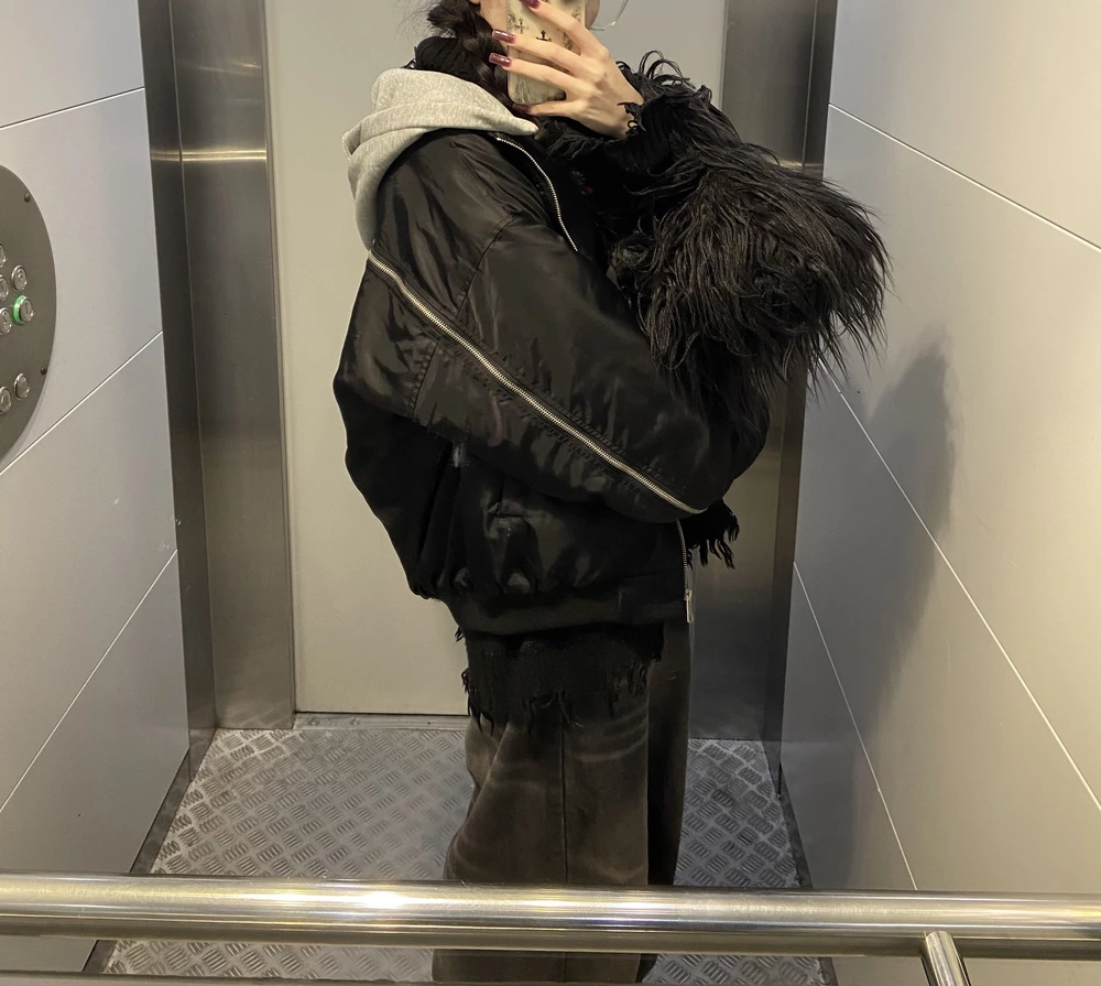 на весну/ начало осени будет нормально, жирный плюс за дизайн, потому что визуально выглядит очень хорошо! У меня рост 163 и размер Л мне сел по размеру