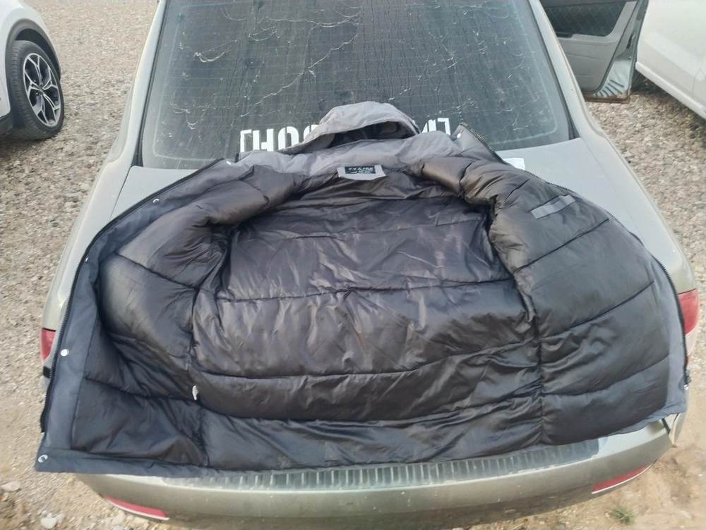 На удивление тёплая. Отлично села. Размер 50 (3XL). Очень доволен. Тем более за такие деньги (2000р)