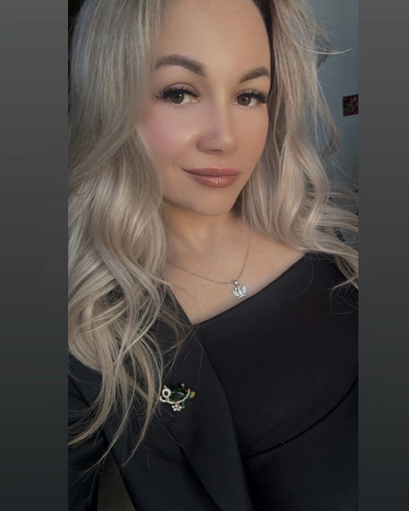 Отличная плойка) делает лекие, красивые локоны) ожидание=реальность. Однозначно, рекомендую 🫶🏼