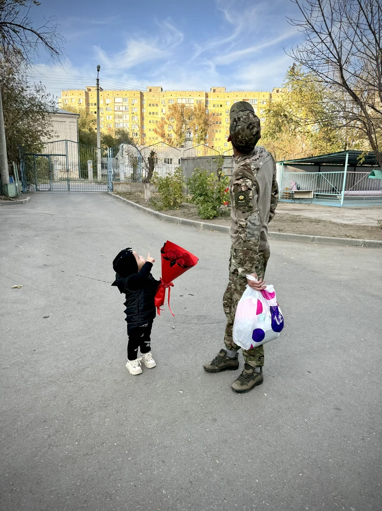 В них она крутышка . Сами брючки прикольные . Сама тоскала бы 😅 . Но тонковатые . Под колготки 👍 на теплую осень