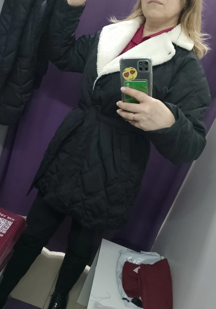 Лёгкая курточка ,красивая⭐⭐⭐⭐⭐ . Хотела более теплую ,поэтому отказ