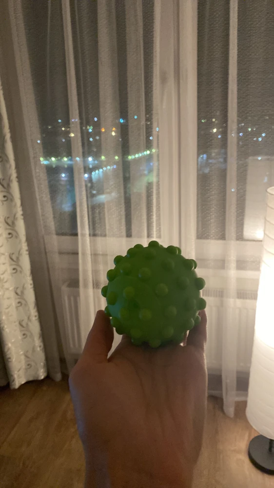Мячик очень классный! Качественный!
