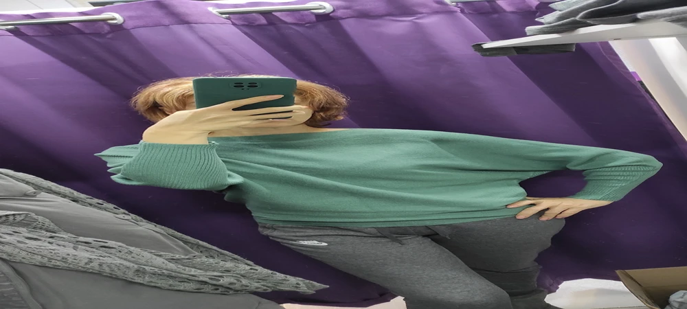 После долгих раздумий отдала предпочтение другой более эффектной для меня модели.