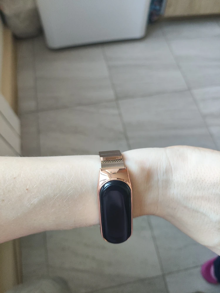 Отлично подошел на Mi band 6.