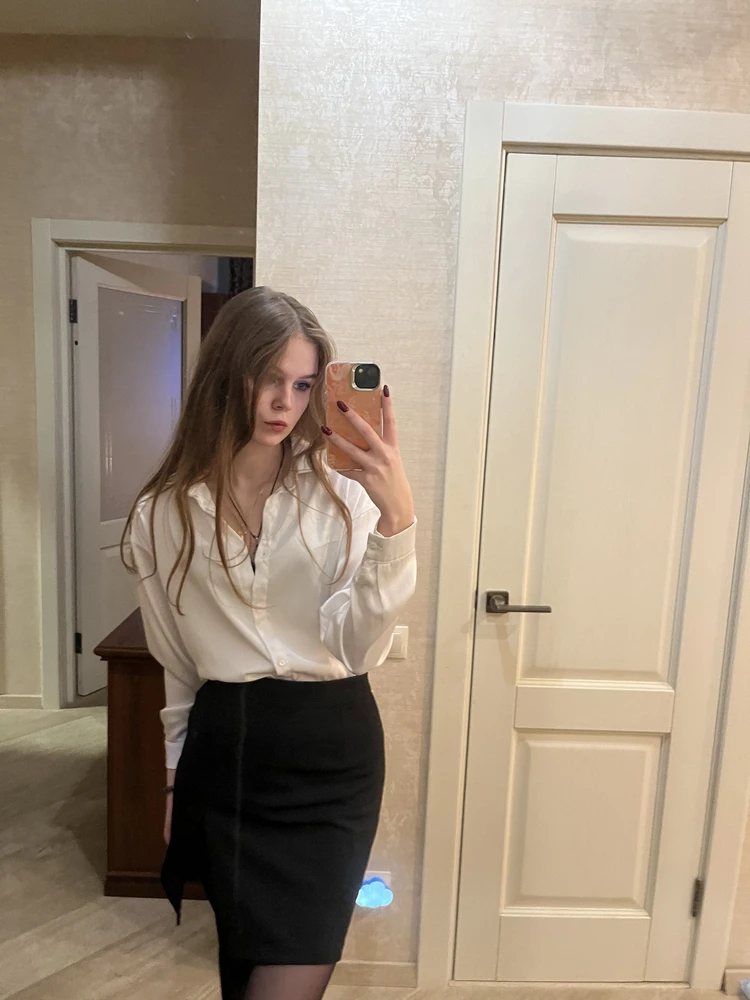 Юбка безумно красивая, удобная.
Качество на высшем уровне.