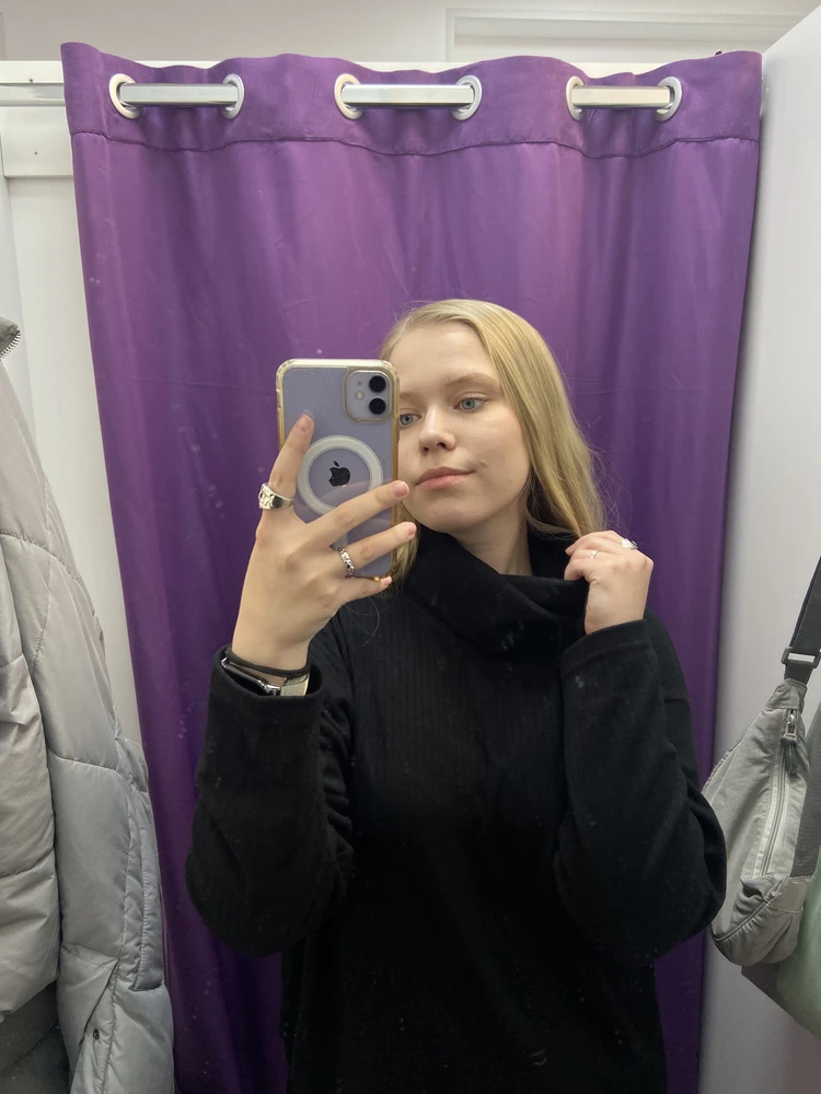 На свои параметры 94/76/110 рост 173, взяла 44-46, по ощущениям как раз, комфортно, длина штанишек удачная. Очень понравился костюмчик, думаю, можно и в пир и в мир его🥰🔥